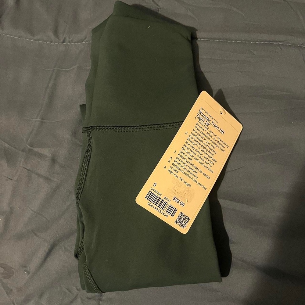 green lulu lemon leggings